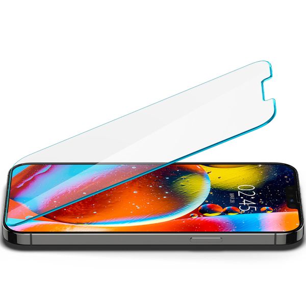 Spigen GLAStR Fit Displayschutzfolie  + Applicator für das iPhone 13 Pro Max