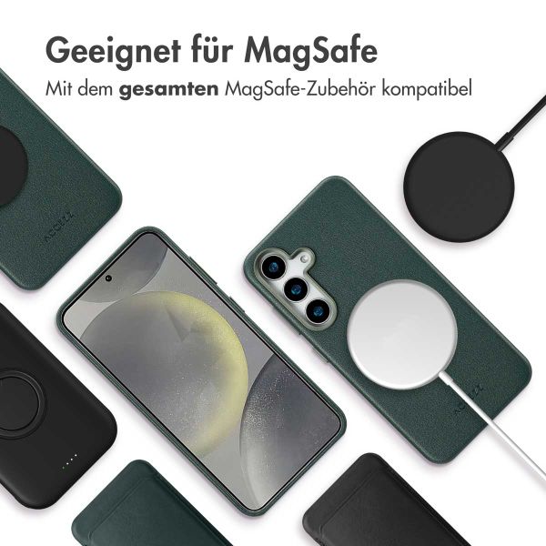 Accezz MagSafe Leather Backcover für das Samsung Galaxy S25 Plus - Cedar Green