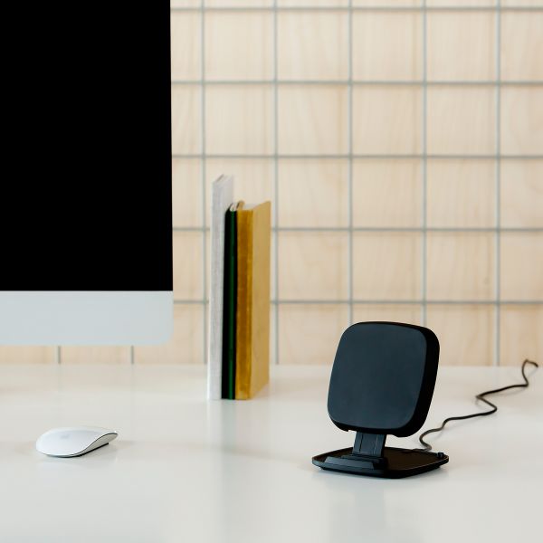 Zens Fast Wireless Charger Stand - Kabelloses Ladegerät - Mit Ladekabel - 10 Watt - Schwarz