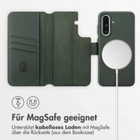 Accezz 2-in-1 Klapphülle aus Leder mit MagSafe Samsung Galaxy A36 / A56 - Cedar Green