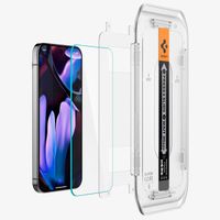 Spigen GLAStR Fit Displayschutzfolie + Applicator für das Google Pixel 9 Pro XL