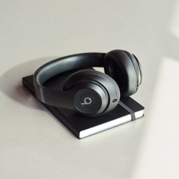 Beats Studio Pro Kabellose Kopfhörer mit Aktive Geräuschunterdrückung (ANC) - Black