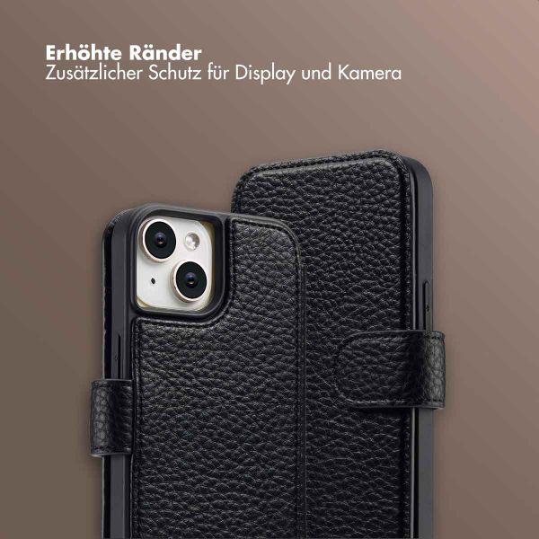 Selencia Riva Bookcase mit MagSafe und Handgelenkband Apple iPhone 15 - Schwarz