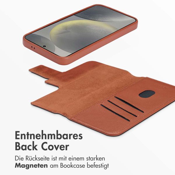 Accezz 2-in-1 Klapphülle aus Leder mit MagSafe für das Samsung Galaxy S24 - Sienna Brown