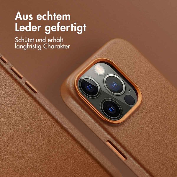 Accezz MagSafe Leather Backcover für das iPhone 15 Pro - Sienna Brown