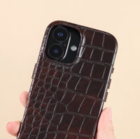 Selencia Croco Backcover mit MagSafe Apple iPhone 16 - Choco Brown