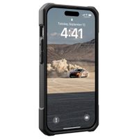 UAG Monarch Backcover für das iPhone 15 Pro - Carbon Fiber