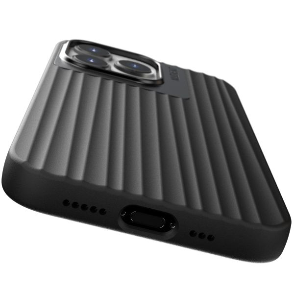 Nudient Bold Case für das iPhone 13 Pro - Charcoal Black