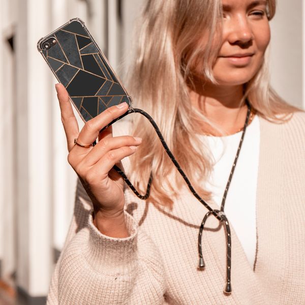 imoshion Design Hülle mit Band für das Samsung Galaxy S10 - Black Graphic