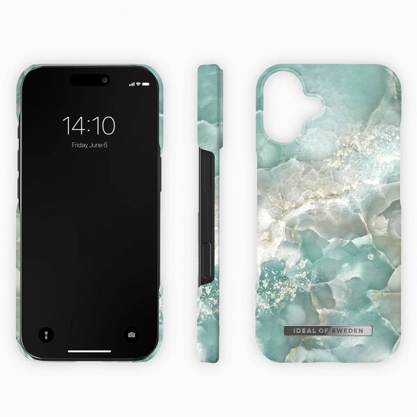 iDeal of Sweden Fashion Back Case Apple iPhone 16 - Azura Marble