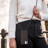 imoshion Color Backcover mit abnehmbarem Handykette und MagSafe Apple iPhone 13 - Black Coffee