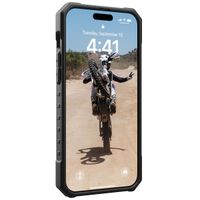 UAG Pathfinder Case für das iPhone 15 Pro Max - Geo Camo