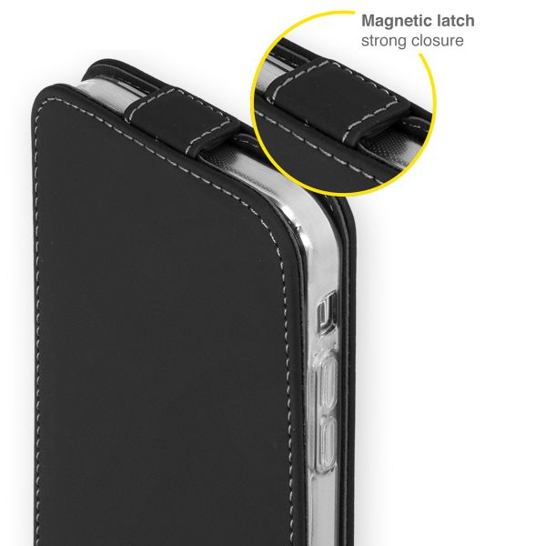 Accezz Flip Case für das iPhone 13 Pro Max - Schwarz