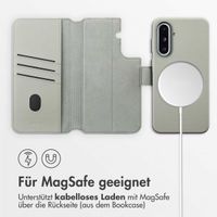 Accezz 2-in-1 Klapphülle aus Leder mit MagSafe Samsung Galaxy A36 / A56 - Light Grey