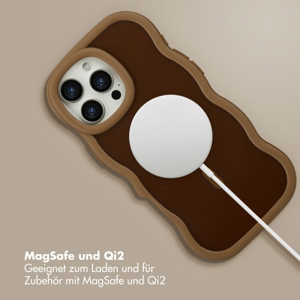 Selencia Wavy Backcover mit MagSafe Apple iPhone 16 Pro Max - Mocha Brown