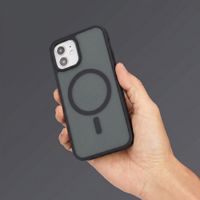 imoshion Color Guard Back Cover mit MagSafe Apple iPhone 12 (Pro) - Schwarz