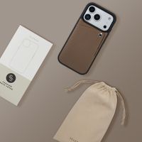 Selencia Riva Back Cover mit Kartenfach Apple iPhone 17 Pro - Mocha Brown