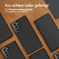 Accezz Premium Leather Slim Klapphülle für das Samsung Galaxy S21 - Schwarz