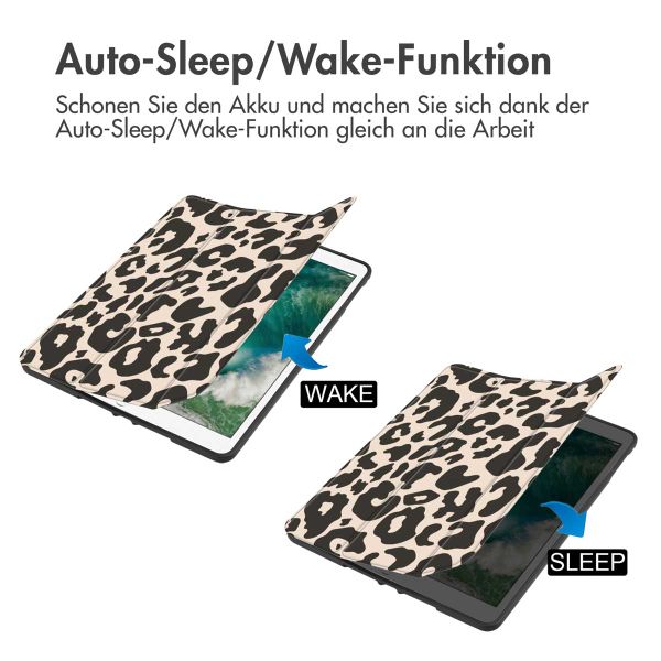 imoshion Trifold Klapphülle für das iPad 6 (2018) 9.7 Zoll / iPad 5 (2017) 9.7 Zoll / Air 2 (2014) / Air 1 (2013) - Leopard