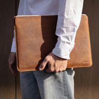 Accezz Leather Laptop Hülle Apple MacBook 16 Zoll - Laptop Sleeve - Cognac