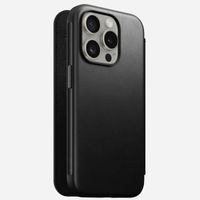 Nomad Modern Leather Folio Klapphülle für das iPhone 15 Pro - Schwarz