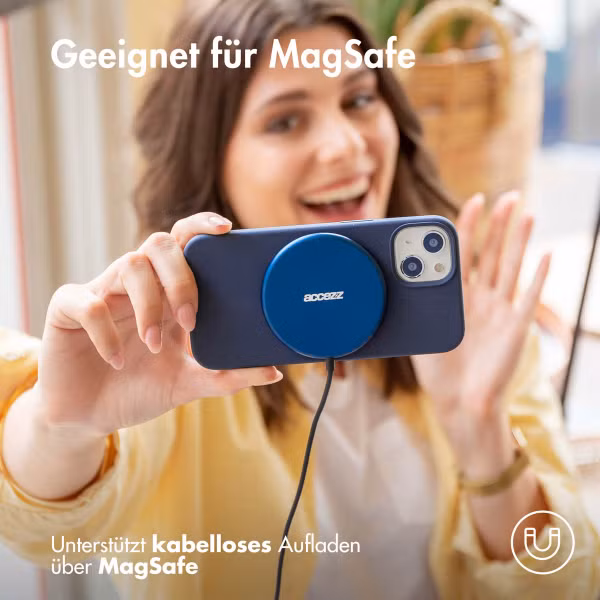 Accezz Liquid Silikoncase mit MagSafe Apple iPhone 16e - Dunkelblau