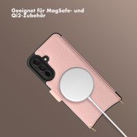 Selencia Riva Bookcase mit MagSafe und Handgelenkband Samsung Galaxy A37 (5G) - Old Pink