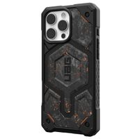 UAG Monarch Pro Backcover Apple iPhone 16 Pro Max - Forged Carbon