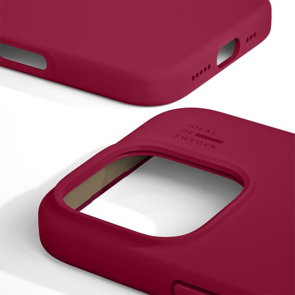 iDeal of Sweden Silikon Case für das Apple iPhone 16 Pro - Cranberry