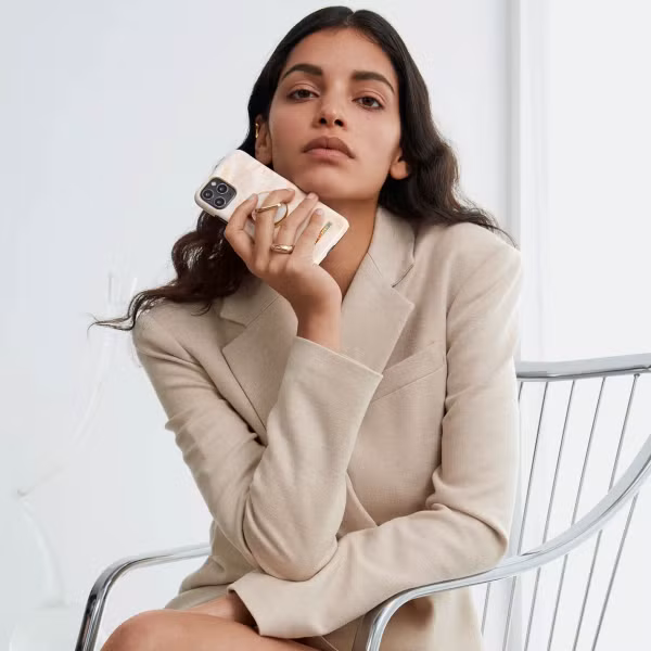 iDeal of Sweden Fashion Back Case Apple iPhone 16 - Rose Pearl Marble