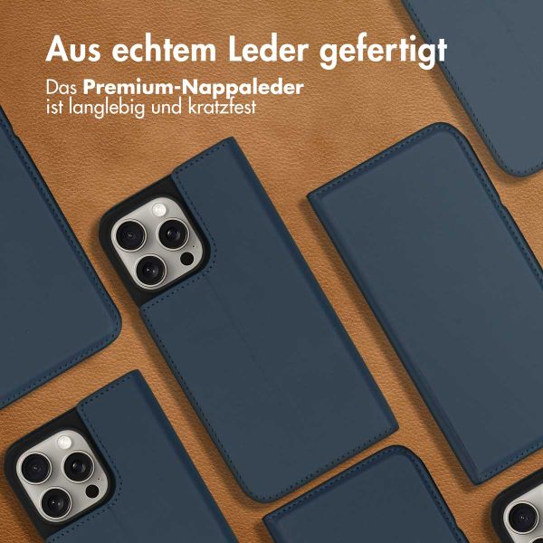 Accezz Premium Leather Slim Klapphülle Apple iPhone 15 Pro Max - Dunkelblau