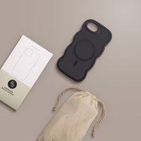 Selencia Wavy Backcover mit MagSafe Apple iPhone 16e - Schwarz