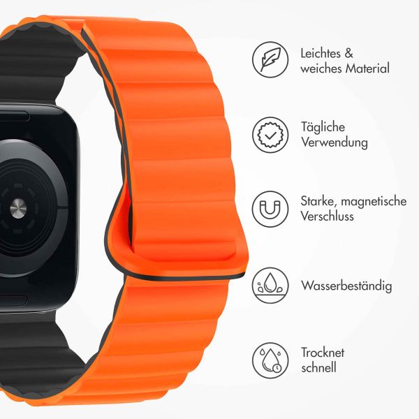 imoshion Silikon-Magnetarmband für die Apple Watch Apple Watch Series 1 bis 10 / SE / Ultra (2) (44/45/46/49 mm) - Orange / Schwarz