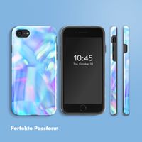 Selencia Vivid Tough Back Cover für das iPhone SE (2022 / 2020) / 8 / 7 - Holographic Blue Dream