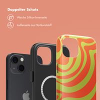 Selencia Vivid Tough Back Cover MagSafe für das iPhone 13 - Wavy Swirl Orange Fern