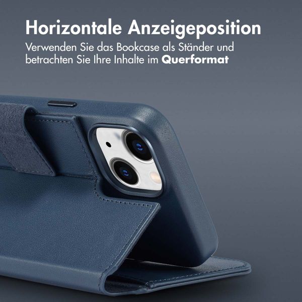 Accezz 2-in-1 Klapphülle aus Leder mit MagSafe für das iPhone 14 - Nightfall Blue