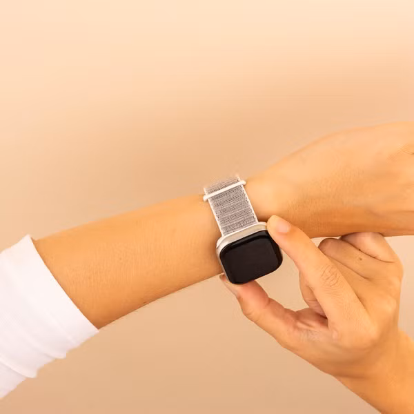 imoshion Nylonarmband für das  Apple Watch Series 1 t/m 9 / SE (38/40/41 mm) | Series 10 / 11 (42 mm) - Seashell