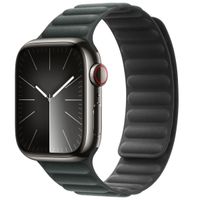 Apple Armband mit Magnetverschluss FineWoven für die Apple Watch Series 1-9 / SE - 38/40/41 mm / Series 10 - 42 mm - Größe S/M - Evergreen