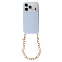 Selencia Rivièra MagSafe Backcover mit abnehmbaren Haken für das Apple iPhone 17 Pro Max - Powder Blue + Bold Chain Handykette - Gold