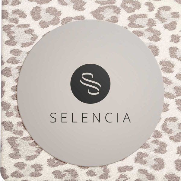 Selencia Sabi Laptop Cover Leopardenmuster Apple MacBook Air 15 Zoll (2023 / 2024 M3 chip / 2025 M4 chip) - Soft Ivory