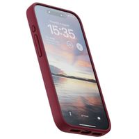 Njorð Collections Wildleder Comfort+ Case MagSafe für das iPhone 15 Pro - Red