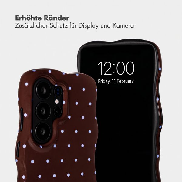 Selencia Vivid Wavy Backcover mit MagSafe Samsung Galaxy S26 Ultra - Happy Dots Chocolate