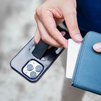 Uniq Heldro Backcover Flexgrip für das iPhone 13 Pro - Grau