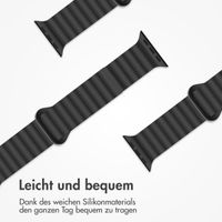 imoshion Magnetisches Silikonarmband für das  Apple Watch Series 1 t/m 11 / SE / Ultra (44/45/46/49 mm) - Schwarz / Grau