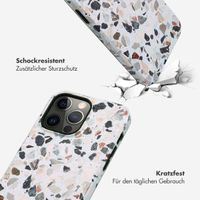 Selencia Vivid Tough Back Cover für das iPhone 14 Pro Max - Chic Terazzo