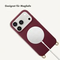 Selencia Rivièra Backcover mit MagSafe mit abnehmbaren Haken Apple iPhone 17 Pro - Bold Burgundy