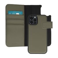 imoshion Herausnehmbare 2-in-1 Luxus-Bookcase Apple iPhone 12 (Pro) - Grün