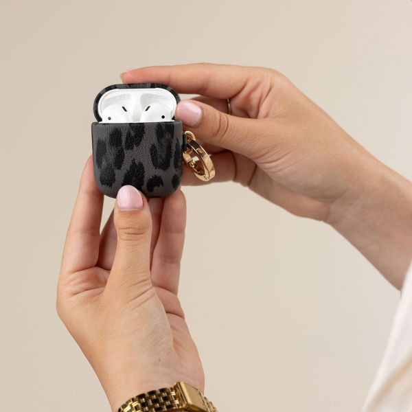 Selencia Sabi Hülle Panthermuster  Apple Airpods 4 - Midnight Black