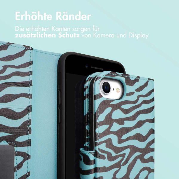 imoshion ﻿Design Klapphülle für das Apple iPhone SE (2022 / 2020) / 8 / 7 / 6(s) - Black Blue Stripes