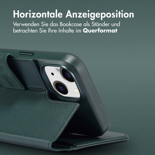 Accezz 2-in-1 Klapphülle aus Leder mit MagSafe für das iPhone 14 - Cedar Green